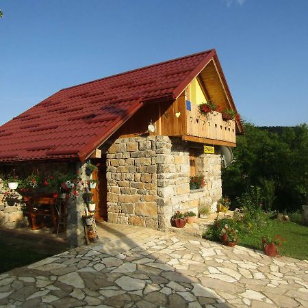 Guest House Emanuela Slunj Exteriör bild