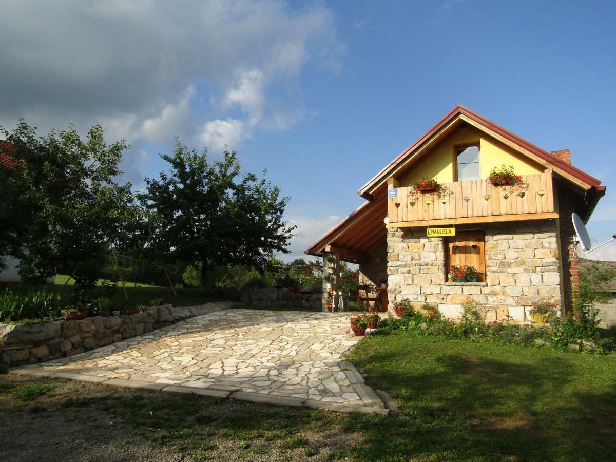 Guest House Emanuela Slunj Exteriör bild
